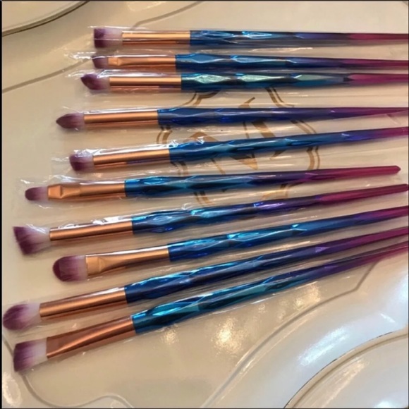 BNWT makeup brushes - Picture 3 of 4
